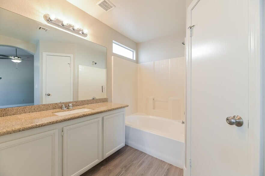 Building Photo - 118 Sugarbush Ln