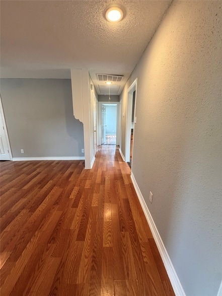 Building Photo - 6103 Sherwood Dr