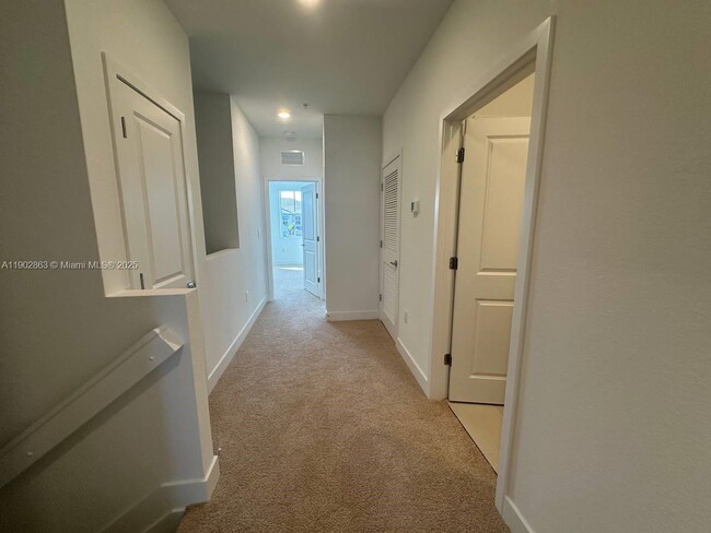 Building Photo - 17183 SW 2nd Cir