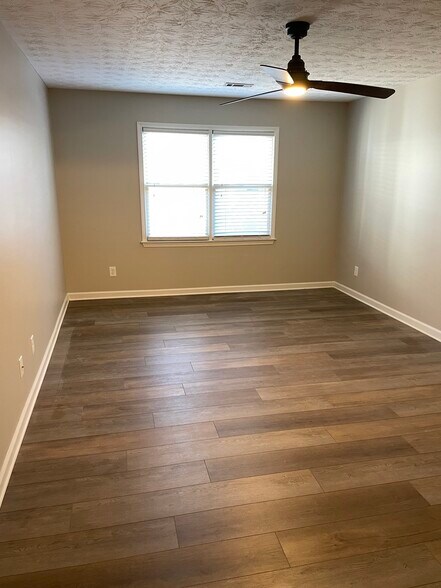 Primary Bedroom 1 - 160 Garden Ct