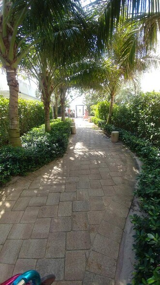 Beach Entrance 3 - 3406 Norfolk St