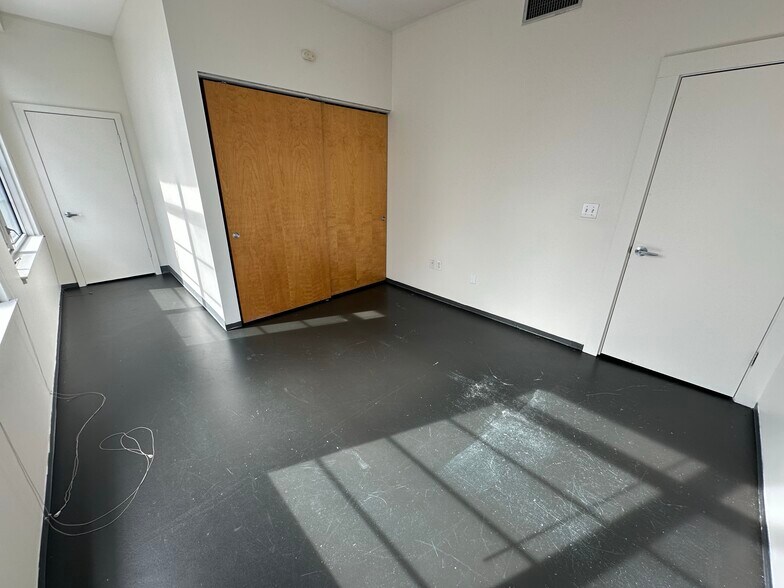 Building Photo - 147 E Berkeley St