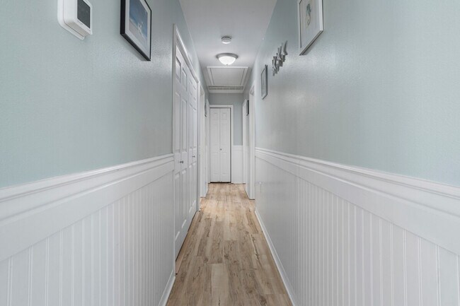 Building Photo - 309 Julia St