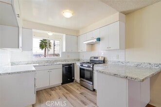 Building Photo - 4012 W 133rd St