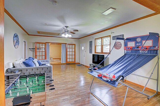 Building Photo - 3217 Dogwood Ln