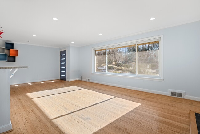 Building Photo - 1407 Leegate Rd NW