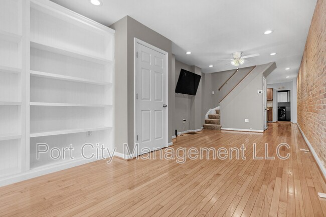 Building Photo - 639 Harvey St