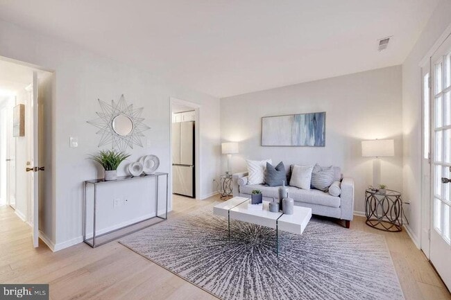 Building Photo - 4940 Bradley Blvd