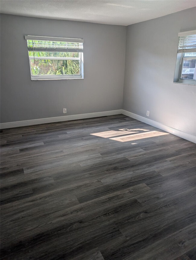 Building Photo - 5820 NW 17th Pl