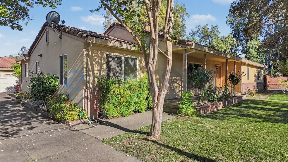 Building Photo - Unit Main House