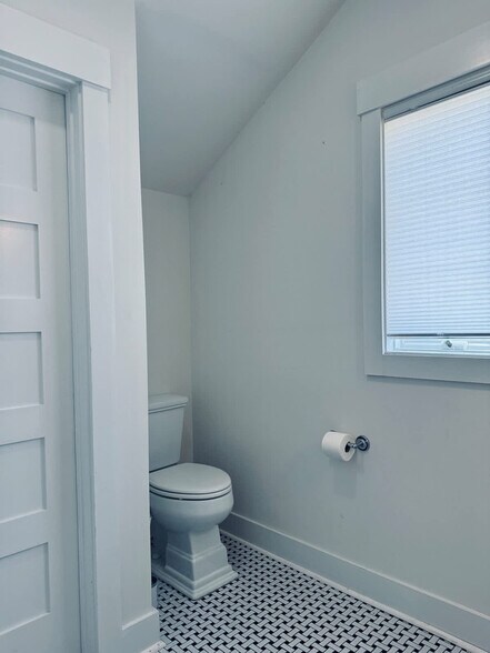 Building Photo - 15378 Holly Dr