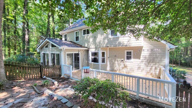 Building Photo - 1407 Hall Blvd
