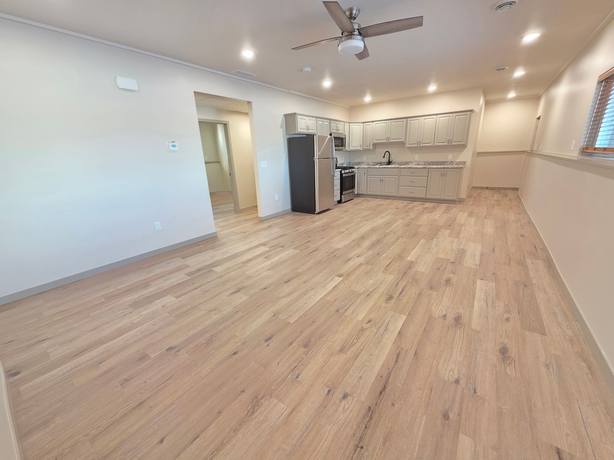 Building Photo - 1101 S Lawler St