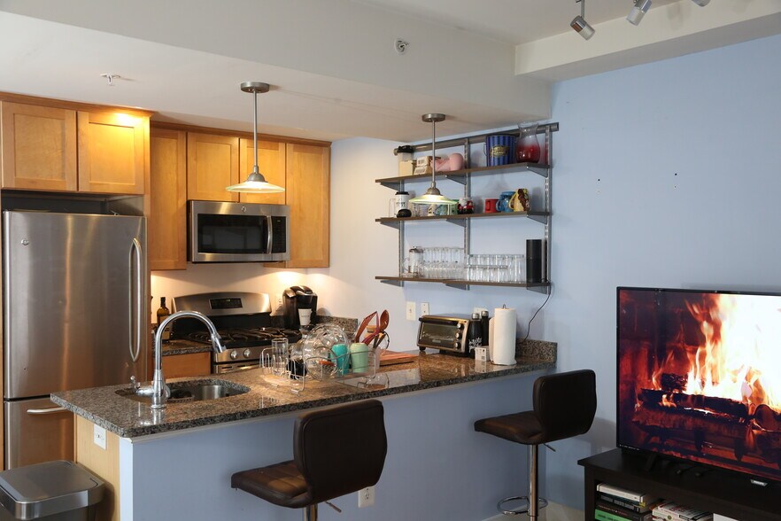 Building Photo - 1209 13th St NW