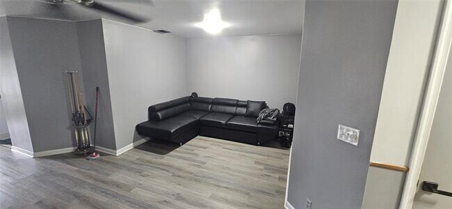 Building Photo - 2262 Discovery Cir W