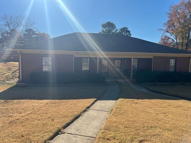 Primary Photo - Beautiful 2 bedroom 2 bathroom ranch duplex Now Ready!