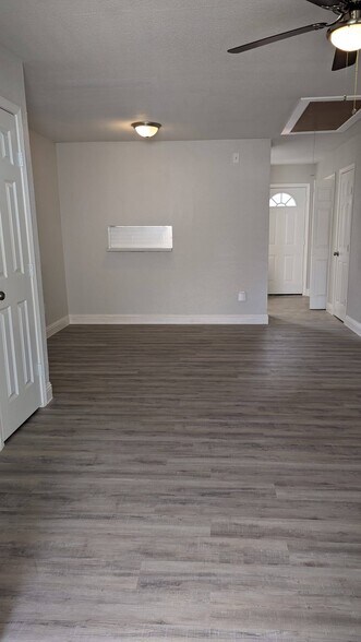 Building Photo - 9814 Thorn St
