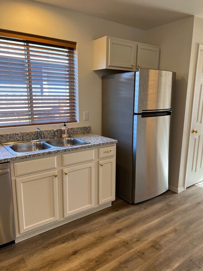 Building Photo - Coming soon! 4 bed 2.5 bath home in Meridian
