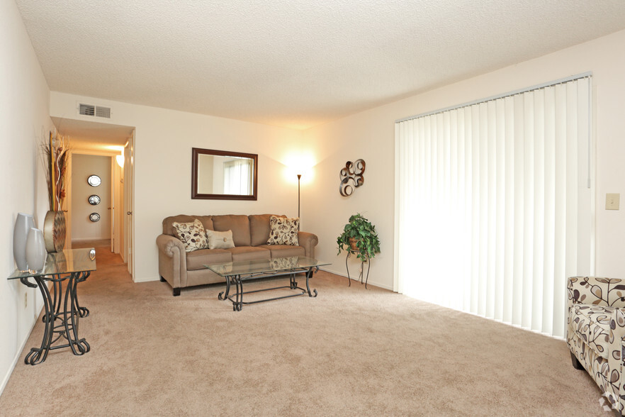 Fort Washington Apartments - 455 E Nees Ave Fresno CA 93720 | Apartment ...