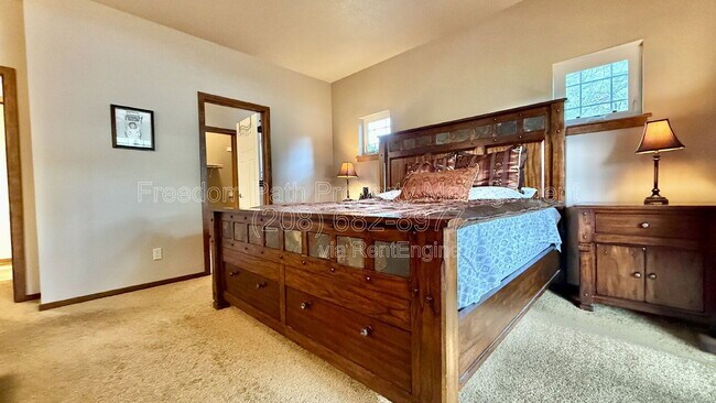 Building Photo - 406 Lundblad Pl