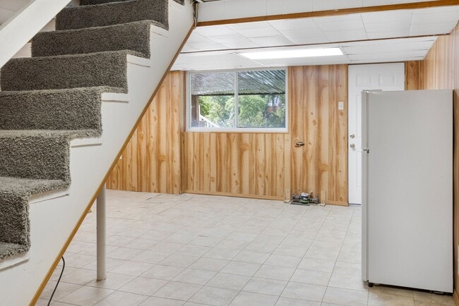 Building Photo - Recently Updated 3 Bedroom House In Mt. Wa...