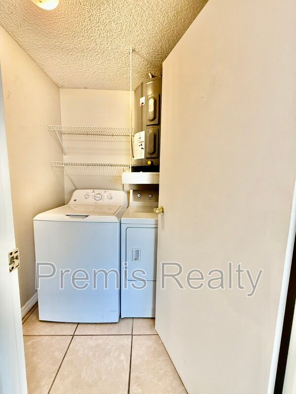 Building Photo - 123 Loblolly Ct