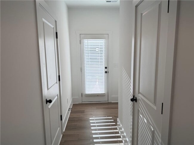 Building Photo - 1605 Aeslin Dr NW