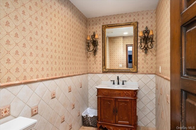 Building Photo - 8 Plaka Ct