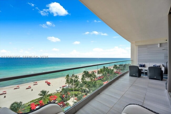 Building Photo - 17901 Collins Ave