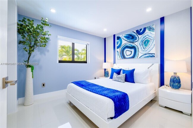 Building Photo - 3221 SW 140th Ave