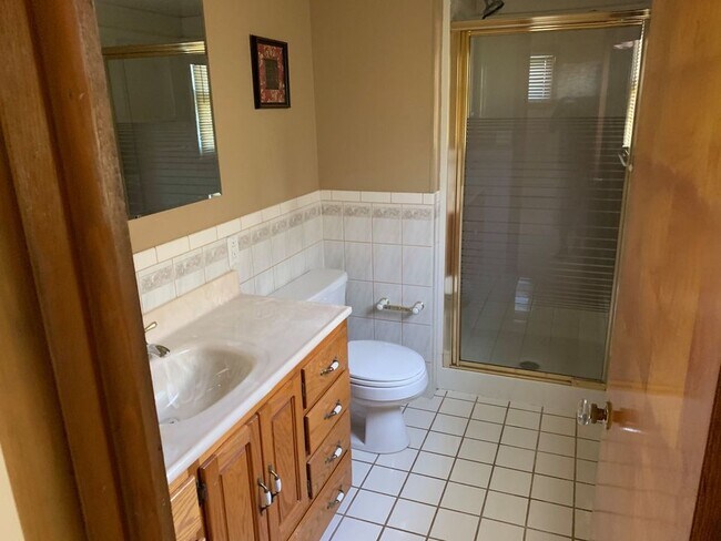 Building Photo - 317 Chestnut St