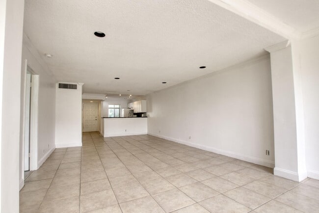 Building Photo - 4489 Luxemburg Ct