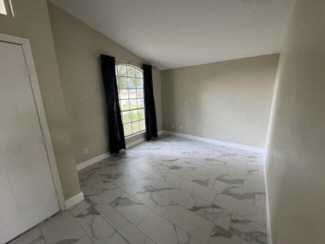 Building Photo - 2347 Blake Way