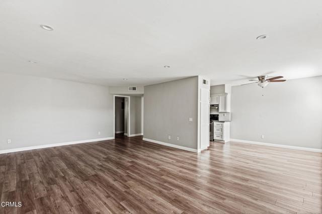 Building Photo - 460 E Cypress Ave