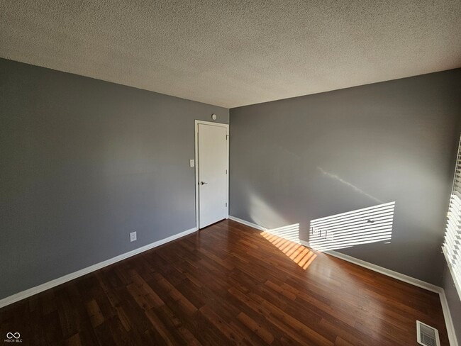 Building Photo - 3121 Shadow Brook Dr