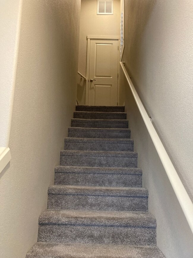 Building Photo - Beautiful Newer Home in Tigard