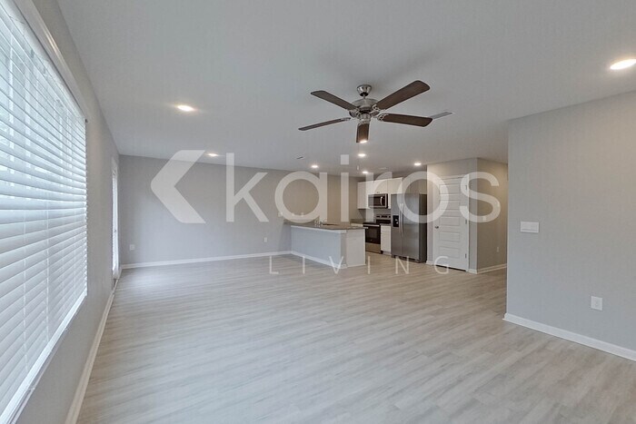 Building Photo - 253 Monarch Ln