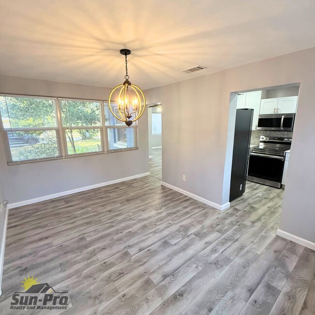 Building Photo - 332 S Seneca Blvd