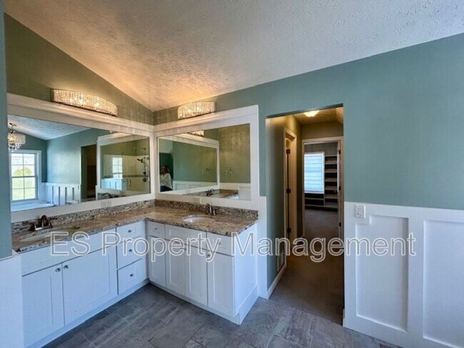 Building Photo - 18258 Benton Oak Dr