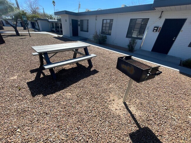 Building Photo - Apartment in Tucson's Historical Neighborh...