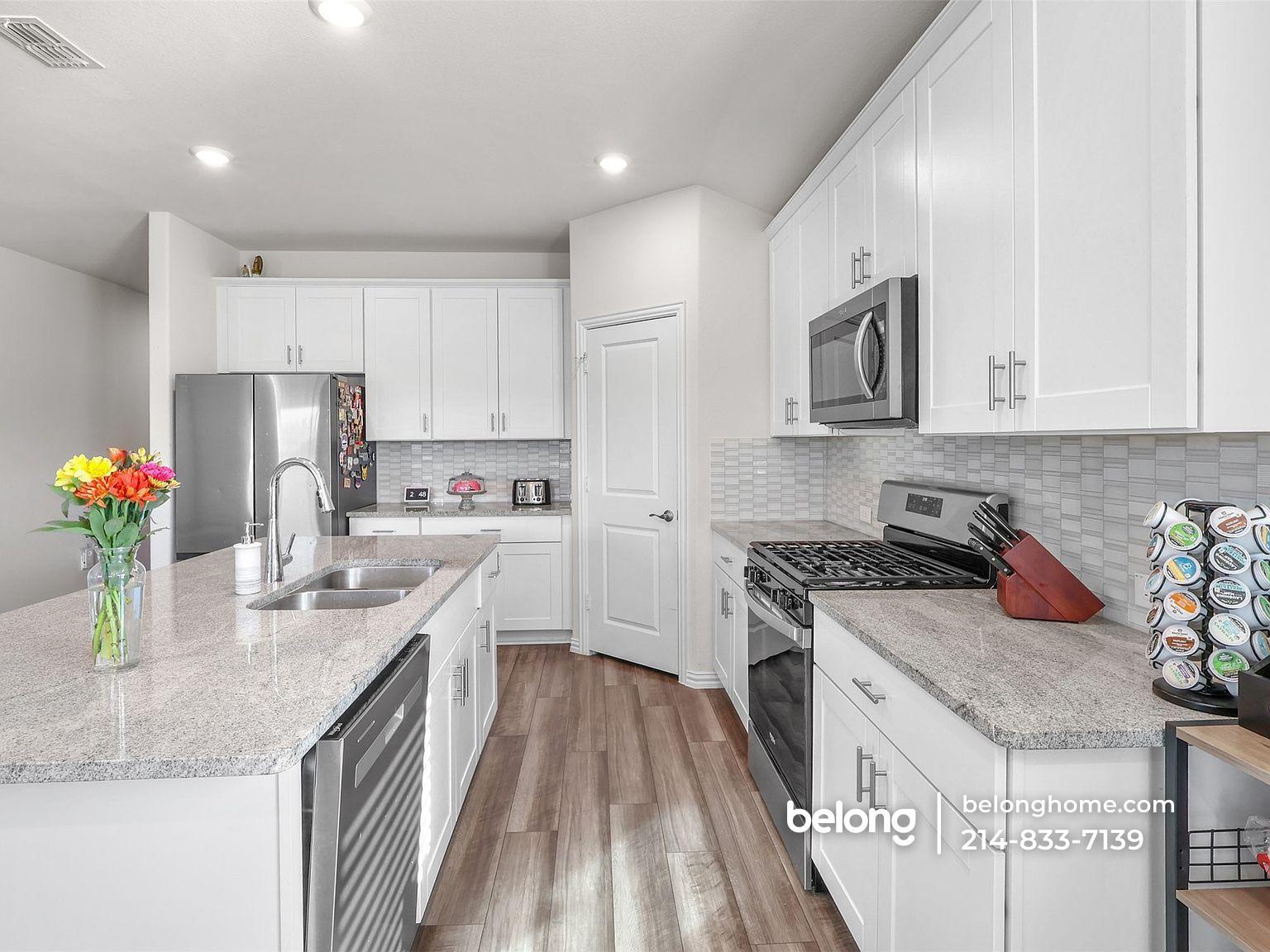 Building Photo - 3505 Kingsview Dr