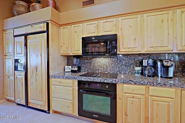 Building Photo - 15320 E Skinner Dr