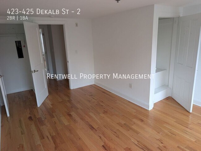 Building Photo - 423-425 Dekalb St-2