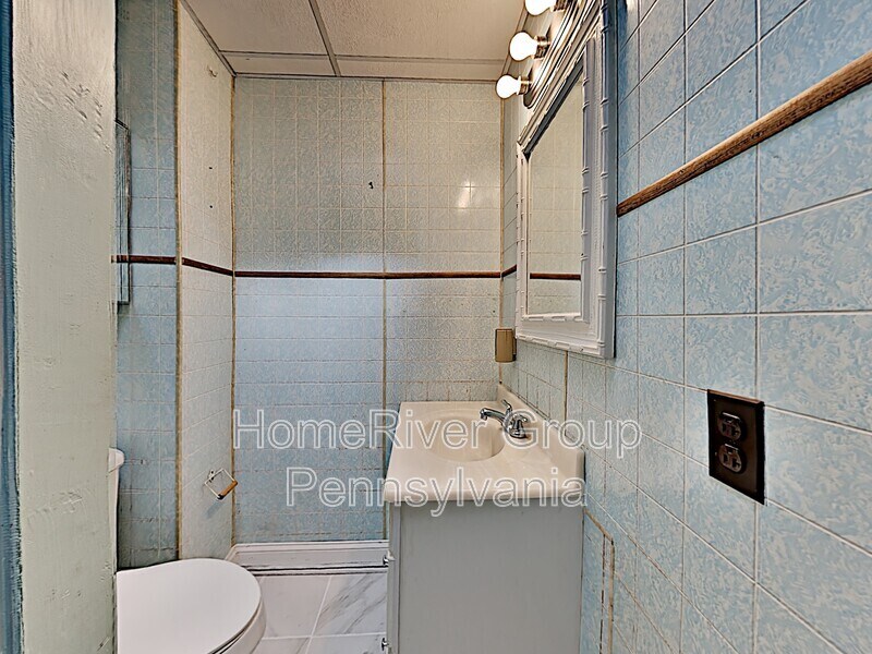 Building Photo - 110 N 61st St