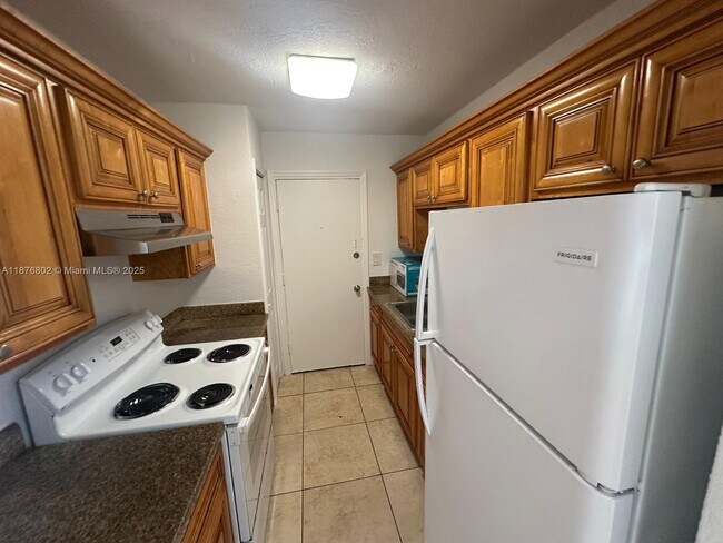 Building Photo - 7215 SW 94th Pl