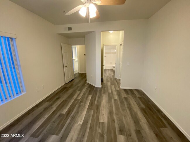 Building Photo - 600 W Grove Pkwy