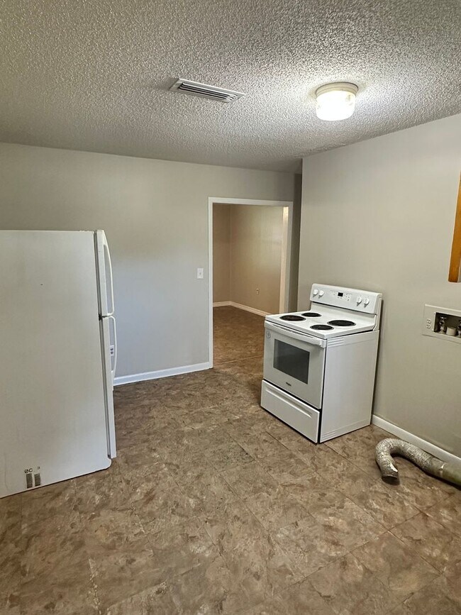 Building Photo - 63 Groner St