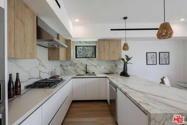 Building Photo - 2001 W Bellevue Ave