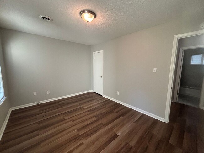 Building Photo - 3432 Tellico Dr