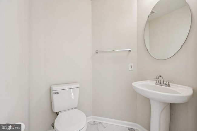 Building Photo - 2880 Myrtlewood Dr